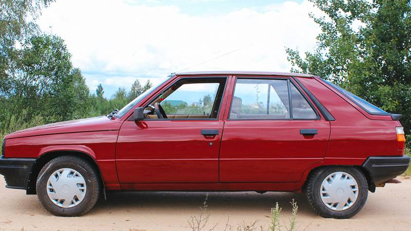 Замена передних тормозных колодок на автомобиле Renault 11 своими руками Замена передних тормозных колодок на автомобиле Renault 11 своими руками