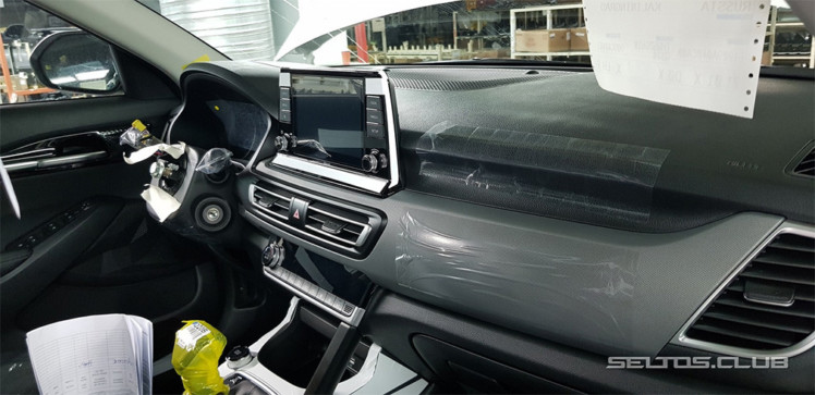 Новый кроссовер KIA для России встал на конвейер (много фото) Новый кроссовер KIA для России встал на конвейер (много фото)