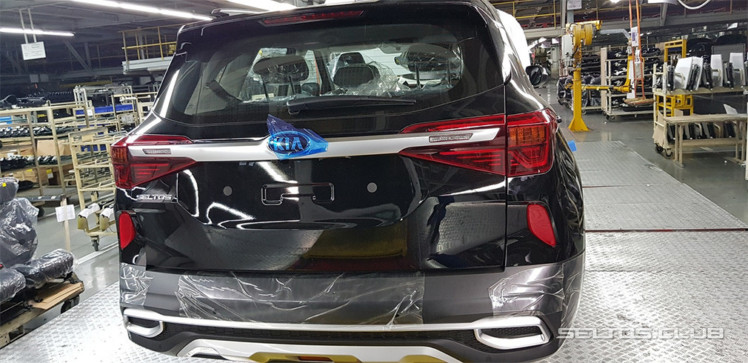 Новый кроссовер KIA для России встал на конвейер (много фото) Новый кроссовер KIA для России встал на конвейер (много фото)