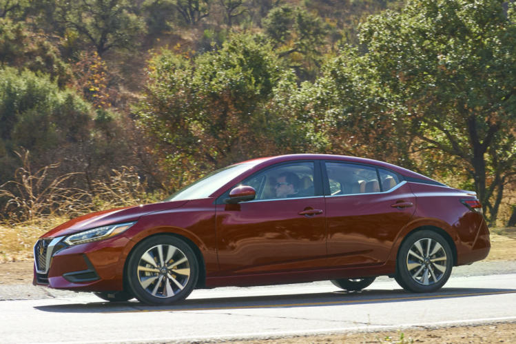 Новый седан Nissan Sentra запатентовали в РФ Новый седан Nissan Sentra запатентовали в РФ