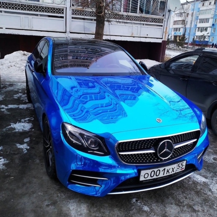 Самоизоляция по-сибирски: Mercedes влетает в толпу зрителей во время незаконных гонок (видео) Самоизоляция по-сибирски: Mercedes влетает в толпу зрителей во время незаконных гонок (видео)