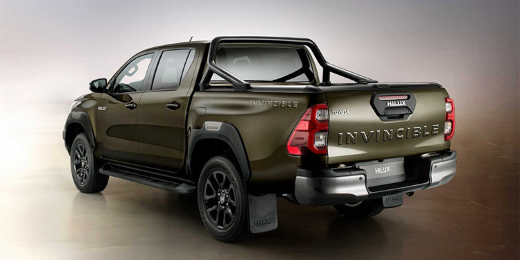 Обновленный Toyota Hilux стал похож на RAV4 Обновленный Toyota Hilux стал похож на RAV4