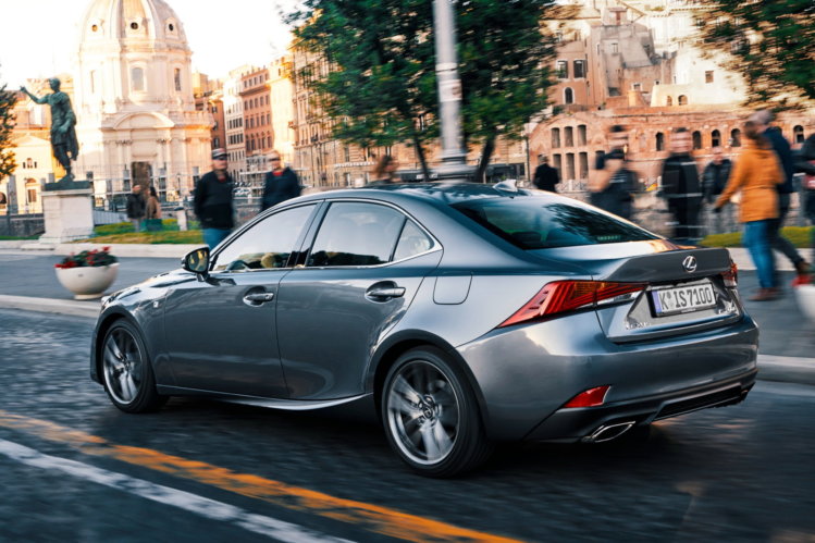Все, что нужно знать о новом Lexus IS: стильная внешность, старые моторы Все, что нужно знать о новом Lexus IS: стильная внешность, старые моторы