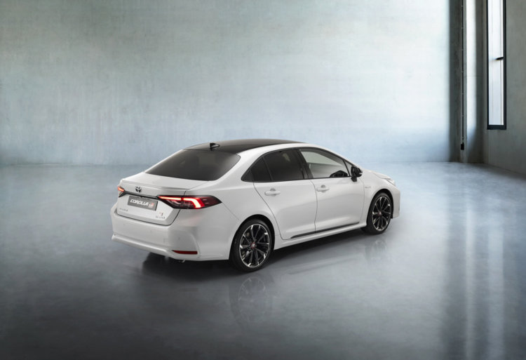Официально представлена Toyota Corolla GR Sport: когда ждать продажи в России? Официально представлена Toyota Corolla GR Sport: когда ждать продажи в России?