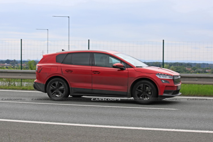 Новый Skoda Enyaq подловили без камуфляжа Новый Skoda Enyaq подловили без камуфляжа