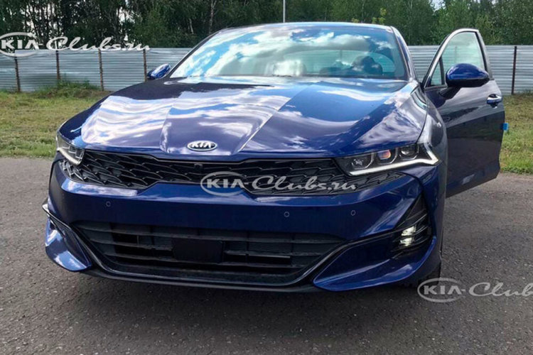 В сети появились новые фото KIA K5 В сети появились новые фото KIA K5
