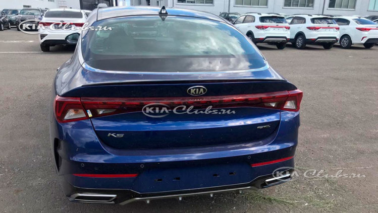 В сети появились новые фото KIA K5 В сети появились новые фото KIA K5