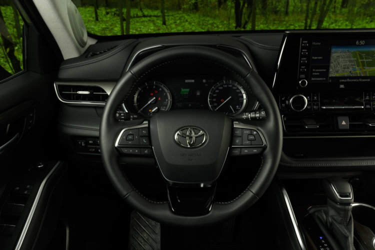 Изучаем цены и комплектации нового Toyota Highlander для России Изучаем цены и комплектации нового Toyota Highlander для России