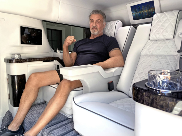 Рэмбо проговорился, почему на самом деле продает свой Cadillac Рэмбо проговорился, почему на самом деле продает свой Cadillac