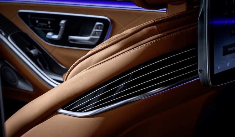 Mercedes-Benz представил шикарный салон нового S-Class (много фото) Mercedes-Benz представил шикарный салон нового S-Class (много фото)