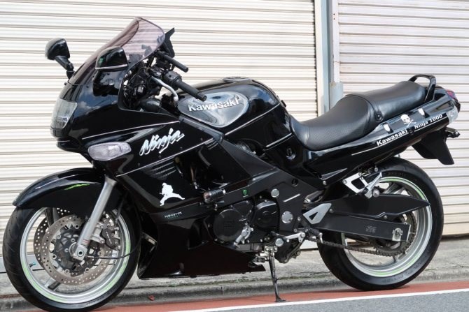 Кавасаки Zzr 400 2 Технические Характеристики. Основные конкуренты Кавасаки Zzr 400 2 Технические Характеристики. Основные конкуренты