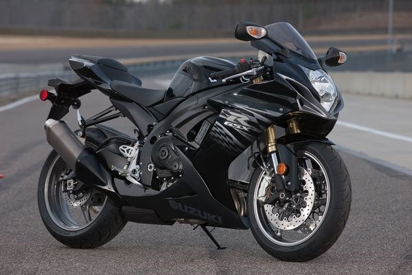 Перья на Suzuki Gsx r 750 k4 © Gsx-r750 1985 редактировать Перья на Suzuki Gsx r 750 k4 © Gsx-r750 1985 редактировать
