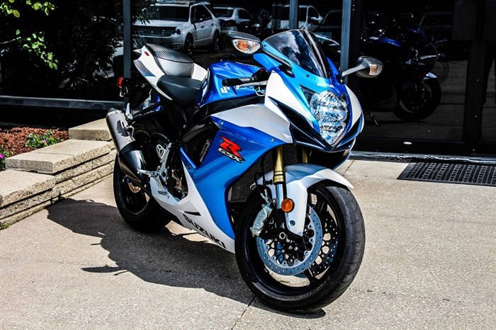 Перья на Suzuki Gsx r 750 k4 © Gsx-r750 1985 редактировать Перья на Suzuki Gsx r 750 k4 © Gsx-r750 1985 редактировать