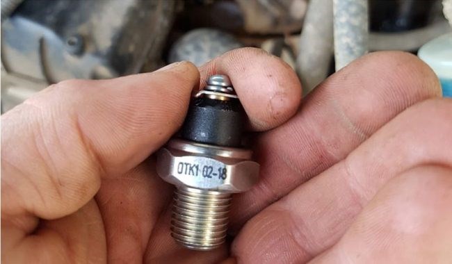 Не Горит Лампочка Масла на Ваз 2115 – Замена датчика Не Горит Лампочка Масла на Ваз 2115 – Замена датчика