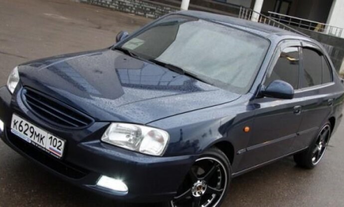 Не Горят Габариты на Hyundai Accent. Блоки под капотом Не Горят Габариты на Hyundai Accent. Блоки под капотом