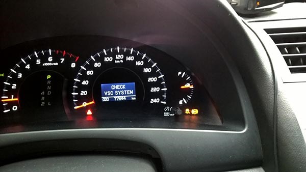 На Тойота Камри Горит Чек Двигателя Как выключить лампу abs На Тойота Камри Горит Чек Двигателя Как выключить лампу abs